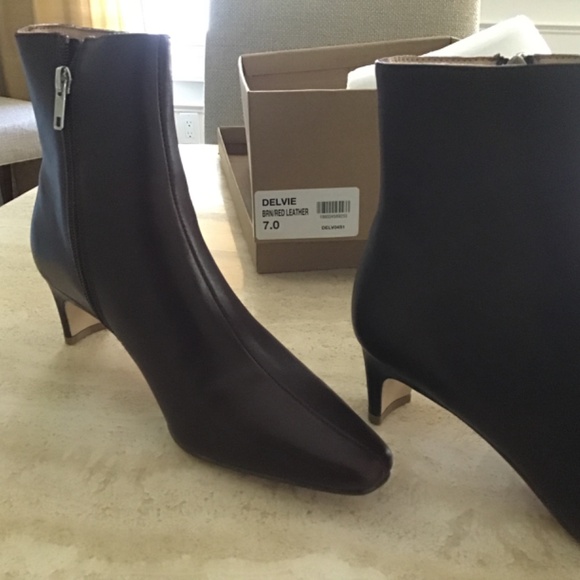 Steve Madden Pointed Toe Booties new in box CLOSET CLOSES 12/16 - Picture 2 of 2
